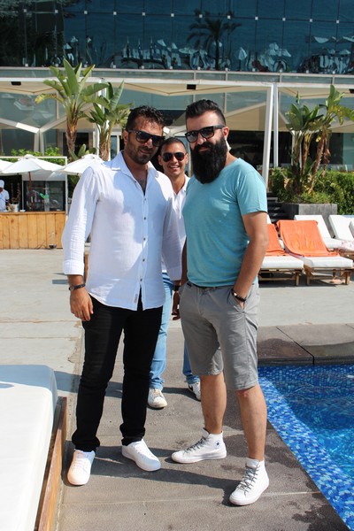 Sunday at Veer